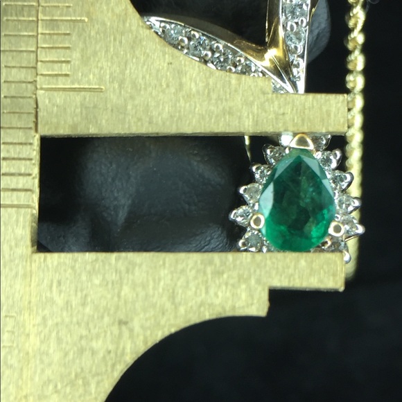 14ky emerald and diamond pendent - Picture 1 of 7